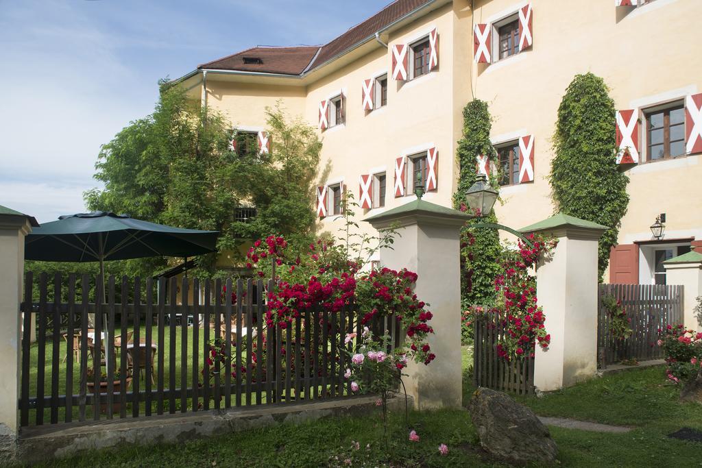 Hotel Landsitz Pichlschloss Neumarkt in Steiermark Экстерьер фото